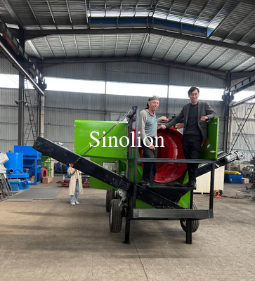La selección de compost y piedras se ha hecho más fácil con el 2600 KG Mobile Topsoil Trommel Screen