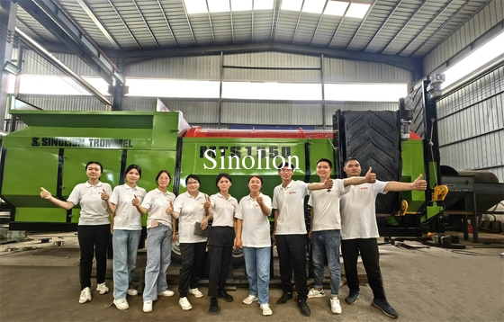 El rastreo de la superficie del suelo y de la arena simplificado con una máquina circular de rastreo de trompas móviles